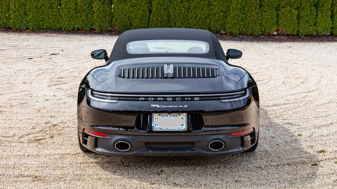 2020 Porsche 992 Carrera 4S - Image 15 of 31