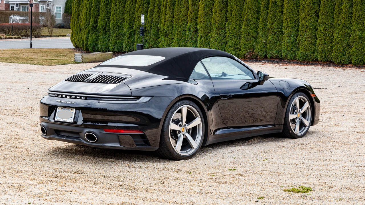2020 Porsche 992 Carrera 4S - Image 14 of 31