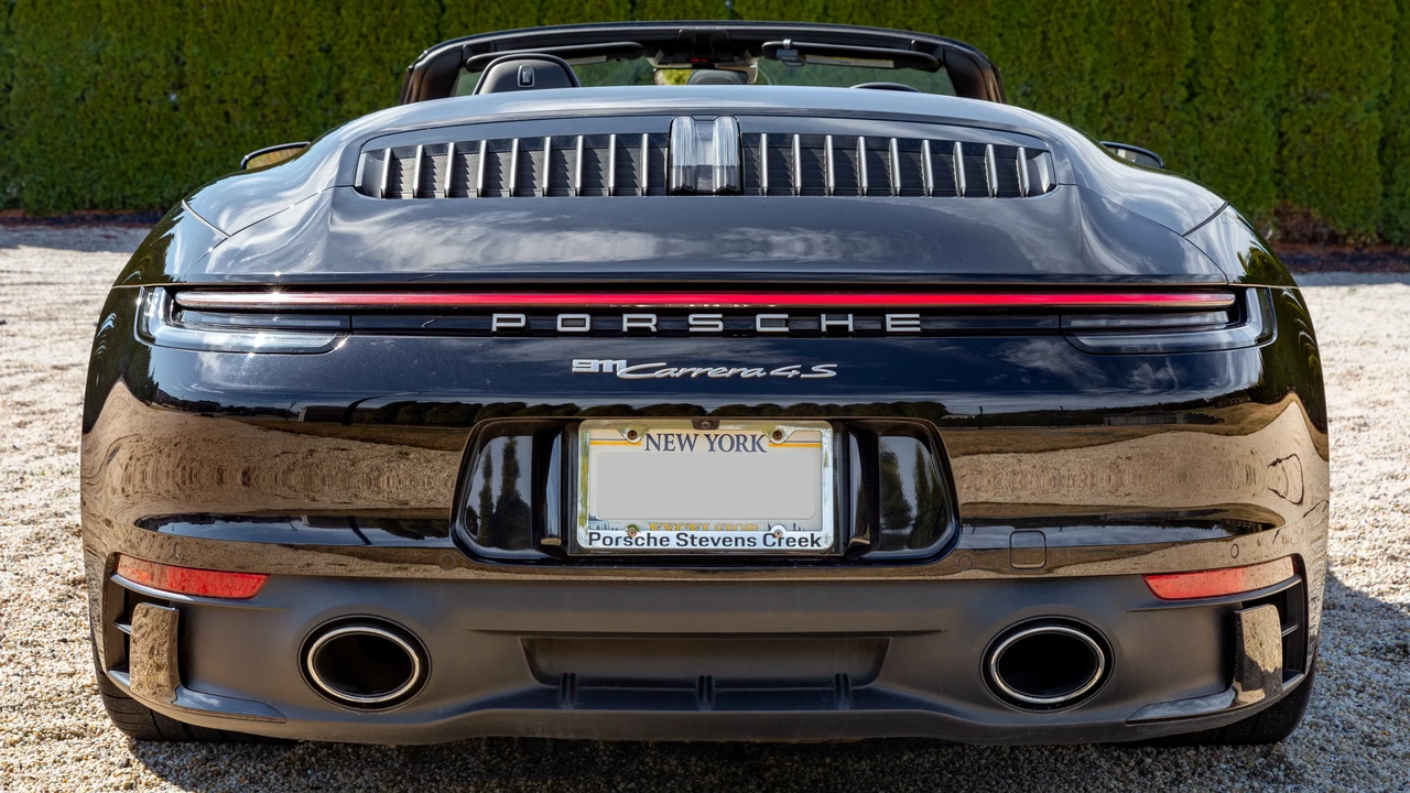 2020 Porsche 992 Carrera 4S - Image 23 of 31