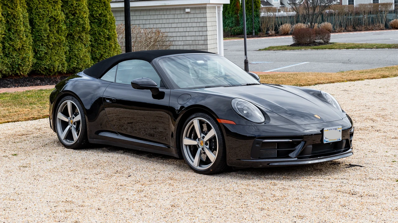 2020 Porsche 992 Carrera 4S - Image 12 of 31