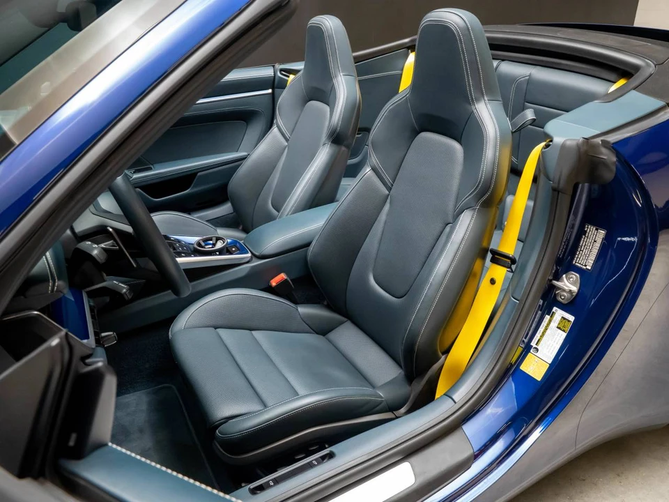 2020 Porsche 992 Carrera 4S - Image 5 of 5