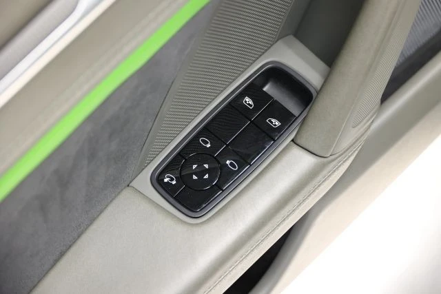 2020 Porsche 992 Carrera 4S - Image 13 of 31