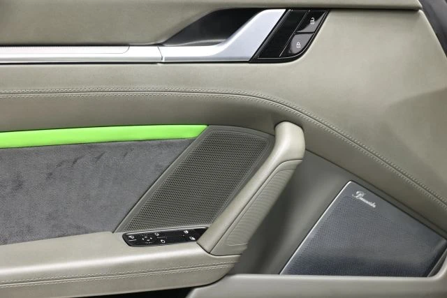 2020 Porsche 992 Carrera 4S - Image 12 of 31