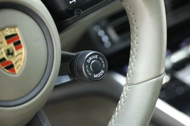 2020 Porsche 992 Carrera 4S - Image 28 of 31