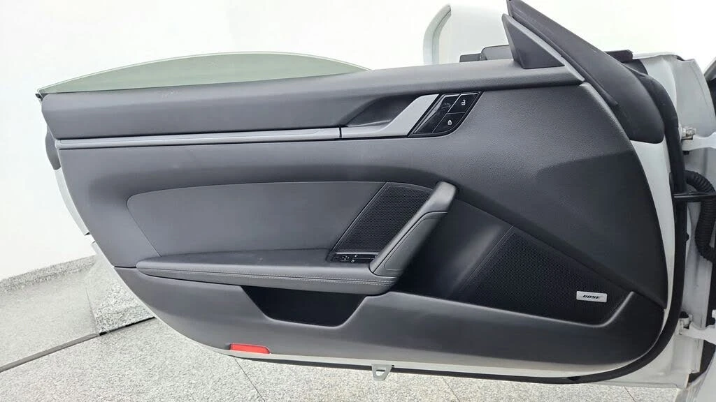 2020 Porsche 992 Carrera 4S - Image 27 of 31