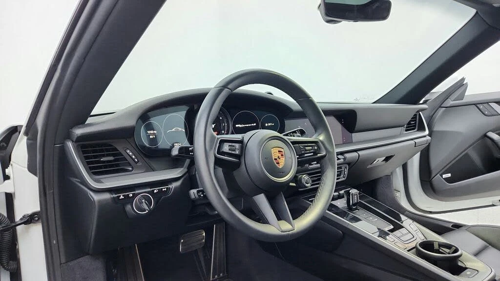 2020 Porsche 992 Carrera 4S - Image 13 of 31