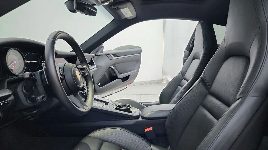 2020 Porsche 992 Carrera 4S - Image 14 of 31