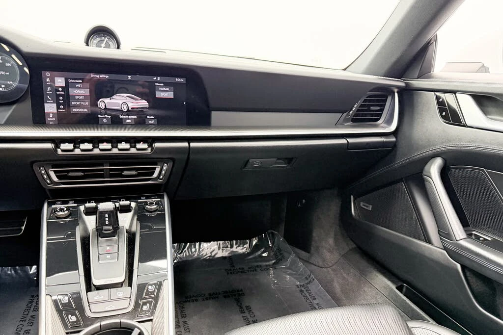 2020 Porsche 992 Carrera 4S - Image 17 of 31