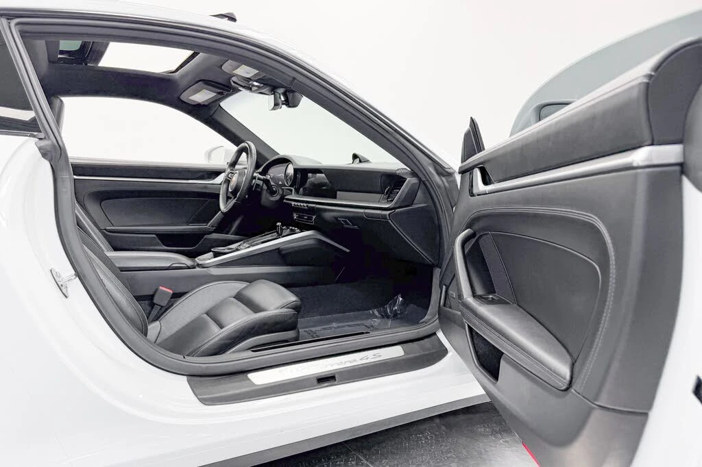2020 Porsche 992 Carrera 4S - Image 26 of 31
