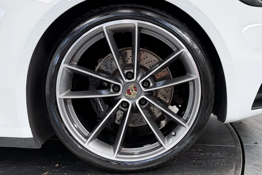 2020 Porsche 992 Carrera 4S - Image 11 of 31