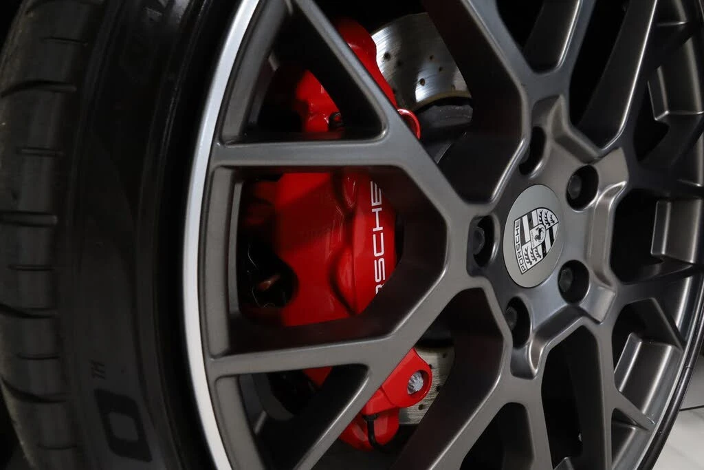 2020 Porsche 992 Carrera 4S - Image 17 of 31