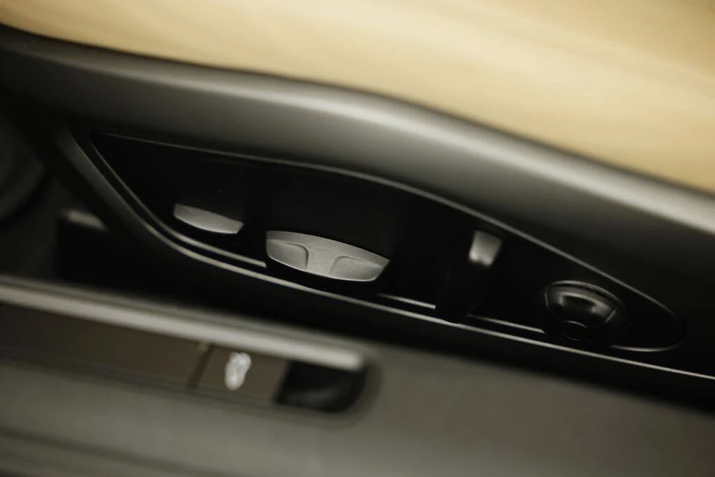 2020 Porsche 992 Carrera 4S - Image 27 of 31