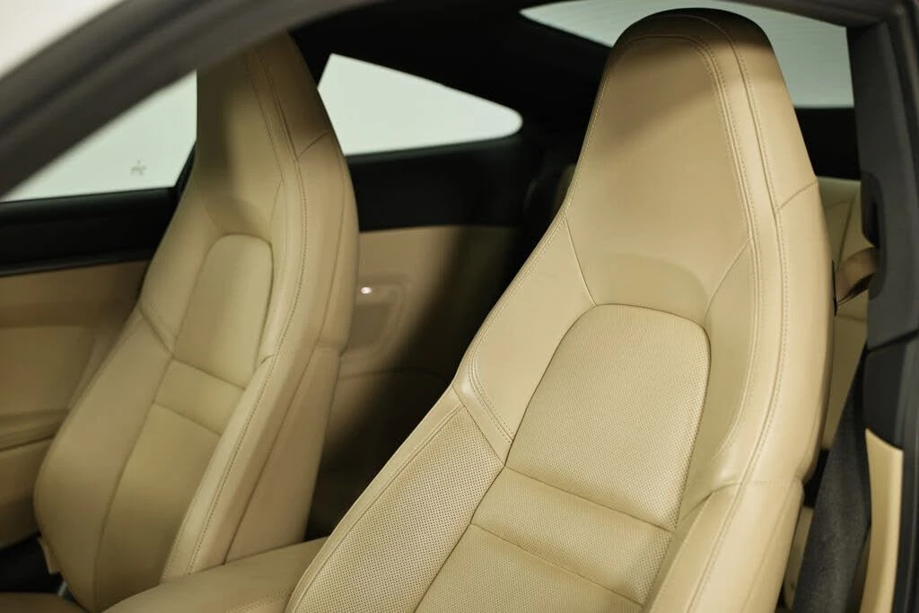 2020 Porsche 992 Carrera 4S - Image 25 of 31