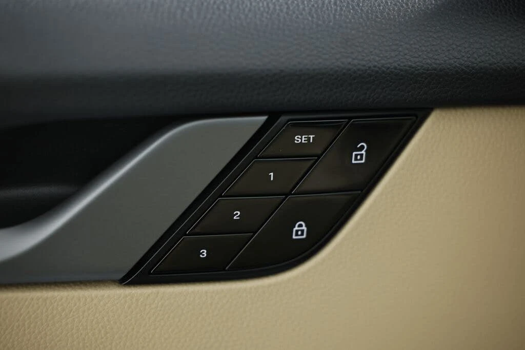 2020 Porsche 992 Carrera 4S - Image 22 of 31