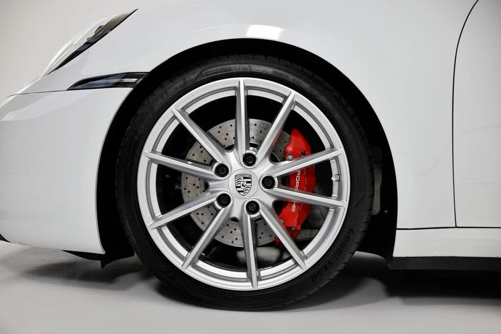 2020 Porsche 992 Carrera 4S - Image 13 of 31