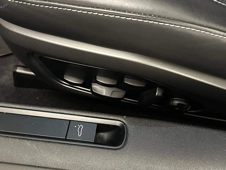 2020 Porsche 992 Carrera 4S - Image 12 of 31