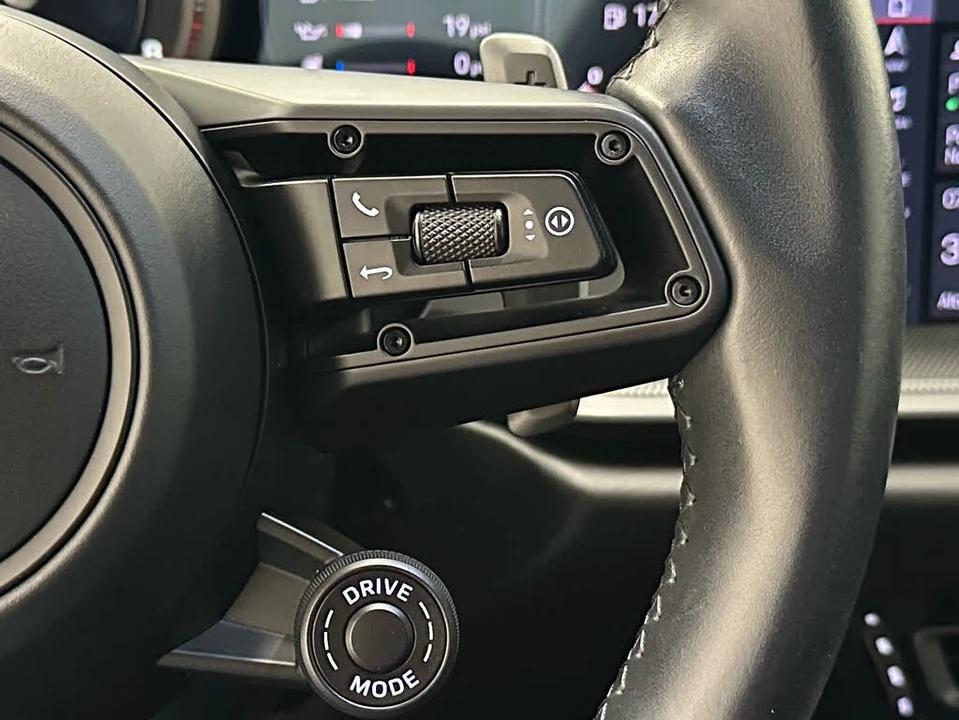 2020 Porsche 992 Carrera 4S - Image 22 of 31