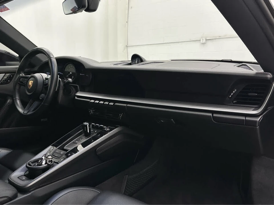 2020 Porsche 992 Carrera 4S - Image 15 of 31