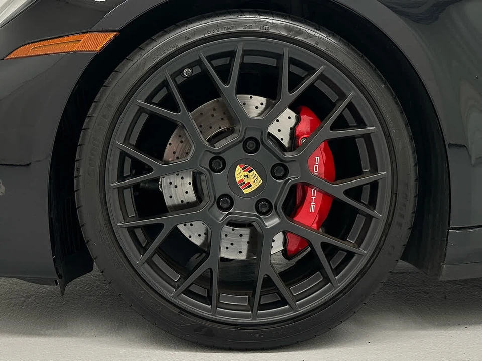 2020 Porsche 992 Carrera 4S - Image 9 of 31
