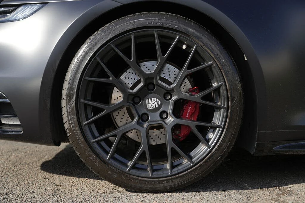2020 Porsche 992 Carrera 4S - Image 13 of 31