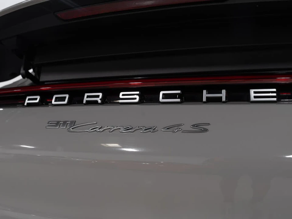 2020 Porsche 992 Carrera 4S - Image 25 of 31