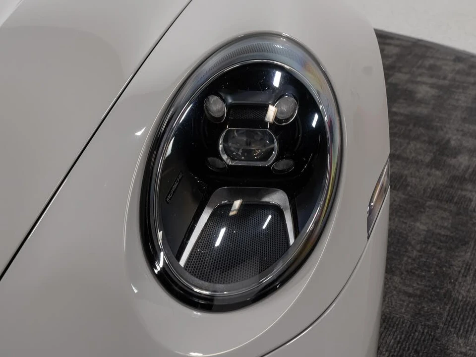 2020 Porsche 992 Carrera 4S - Image 19 of 31