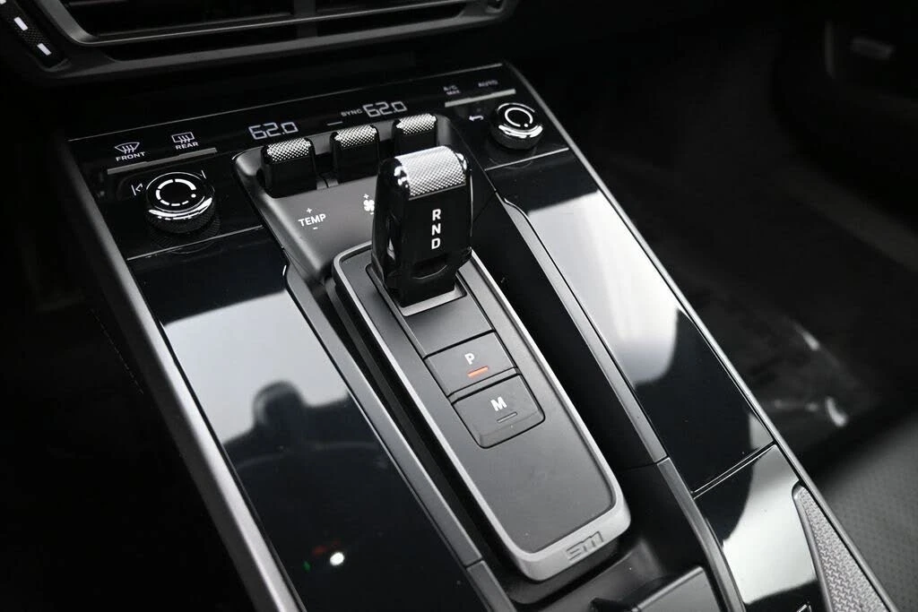 2020 Porsche 992 Carrera 4S - Image 12 of 31