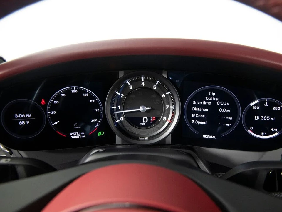 2020 Porsche 992 Carrera 4S - Image 17 of 31