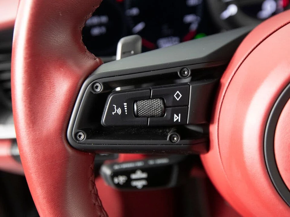 2020 Porsche 992 Carrera 4S - Image 26 of 31
