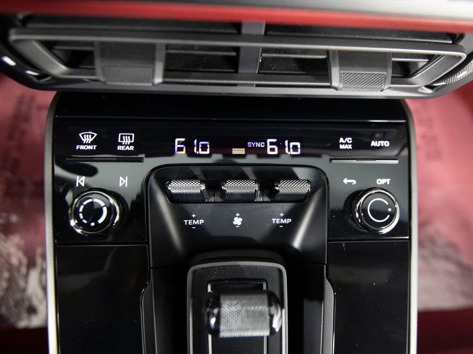 2020 Porsche 992 Carrera 4S - Image 27 of 31