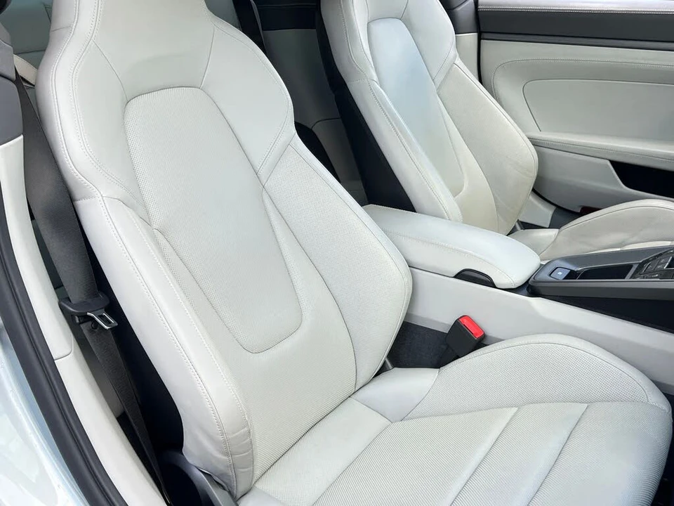 2020 Porsche 992 Carrera 4S - Image 17 of 31