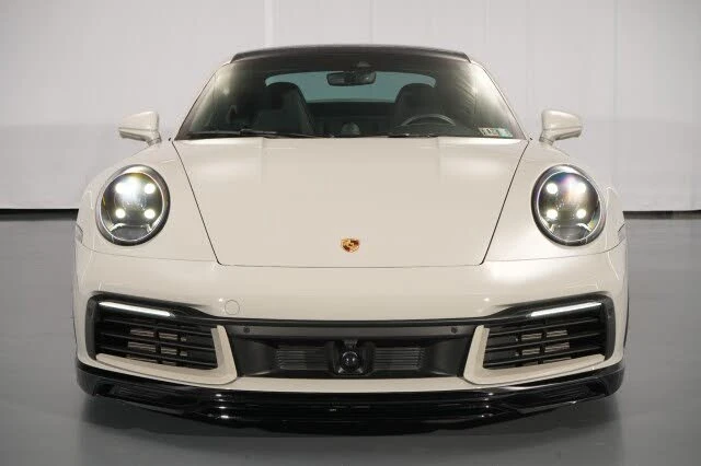 2020 Porsche 992 Carrera 4S - Image 11 of 31