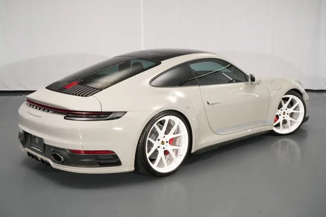 2020 Porsche 992 Carrera 4S - Image 21 of 31