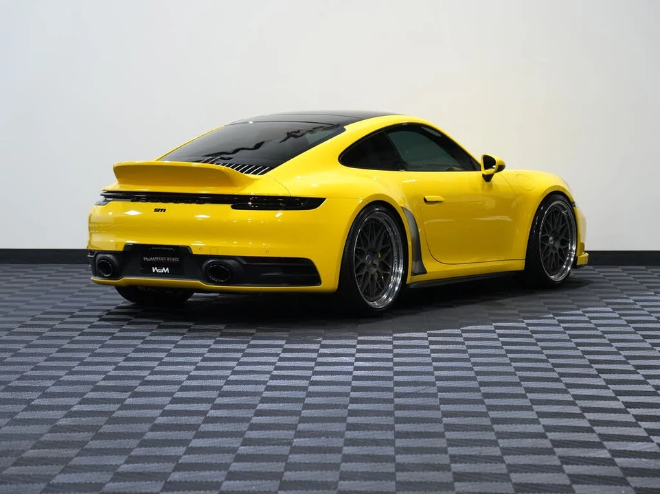 2020 Porsche 992 Carrera 4S - Image 6 of 31