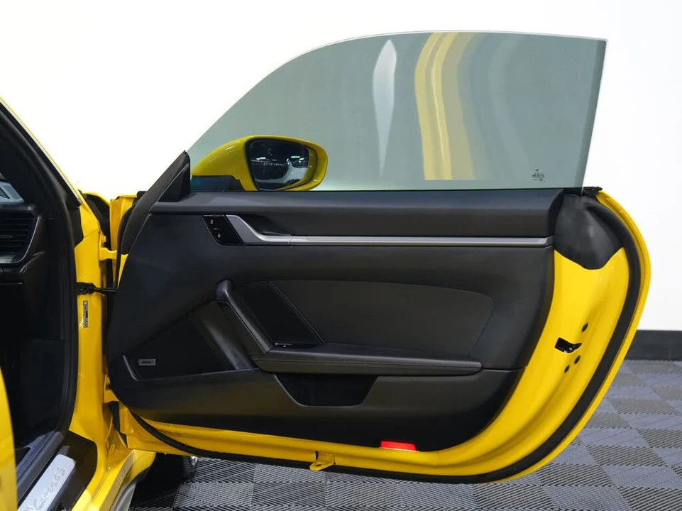 2020 Porsche 992 Carrera 4S - Image 23 of 31