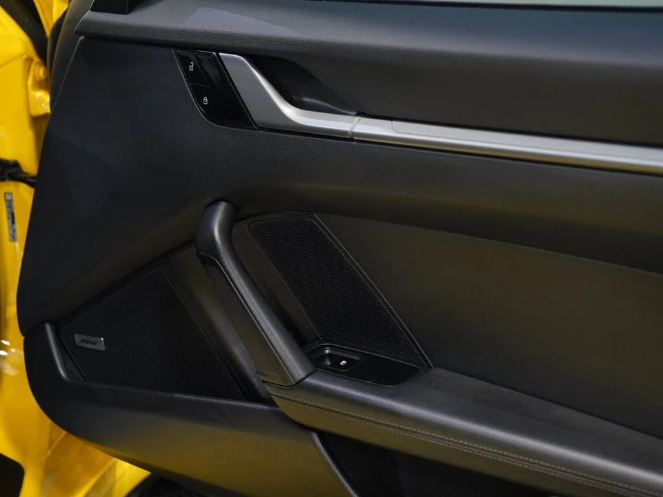 2020 Porsche 992 Carrera 4S - Image 24 of 31