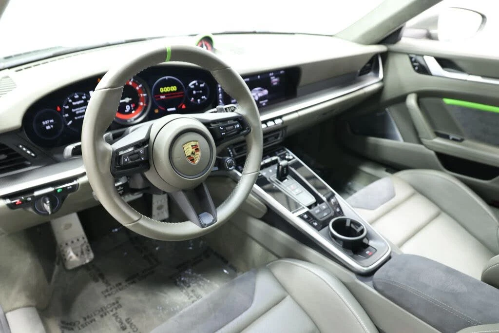 2020 Porsche 992 Carrera 4S - Image 25 of 31