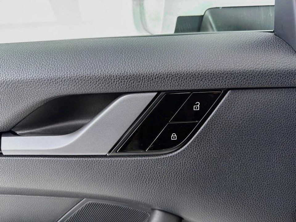 2020 Porsche 992 Carrera 4S - Image 7 of 30