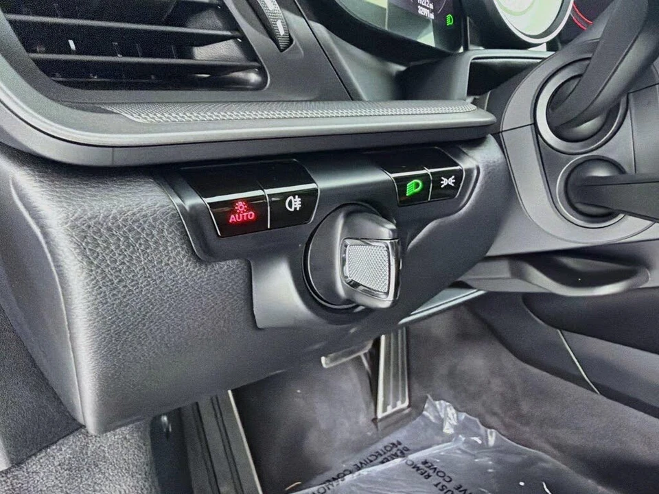 2020 Porsche 992 Carrera 4S - Image 11 of 30