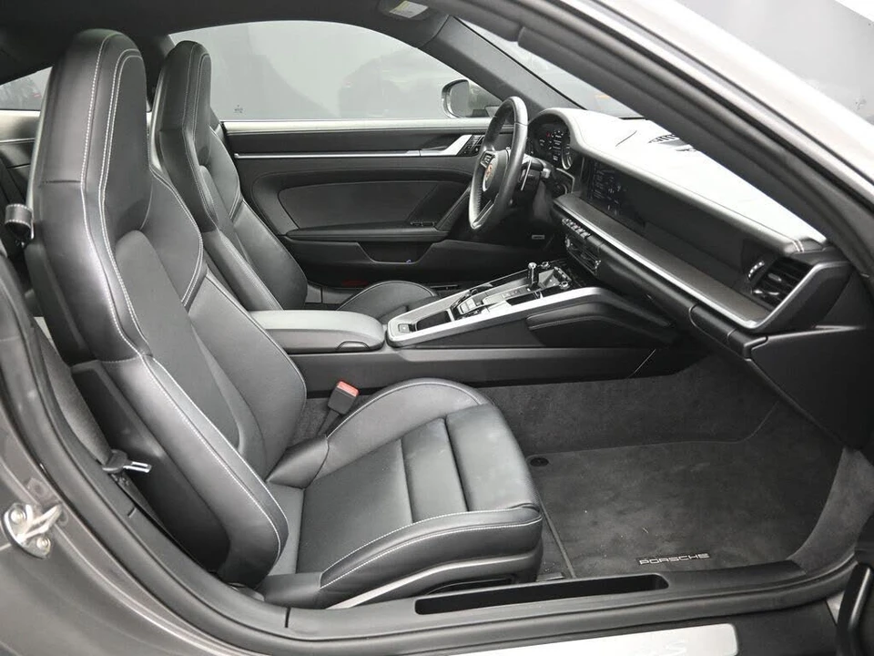 2020 Porsche 992 Carrera 4S - Image 28 of 31
