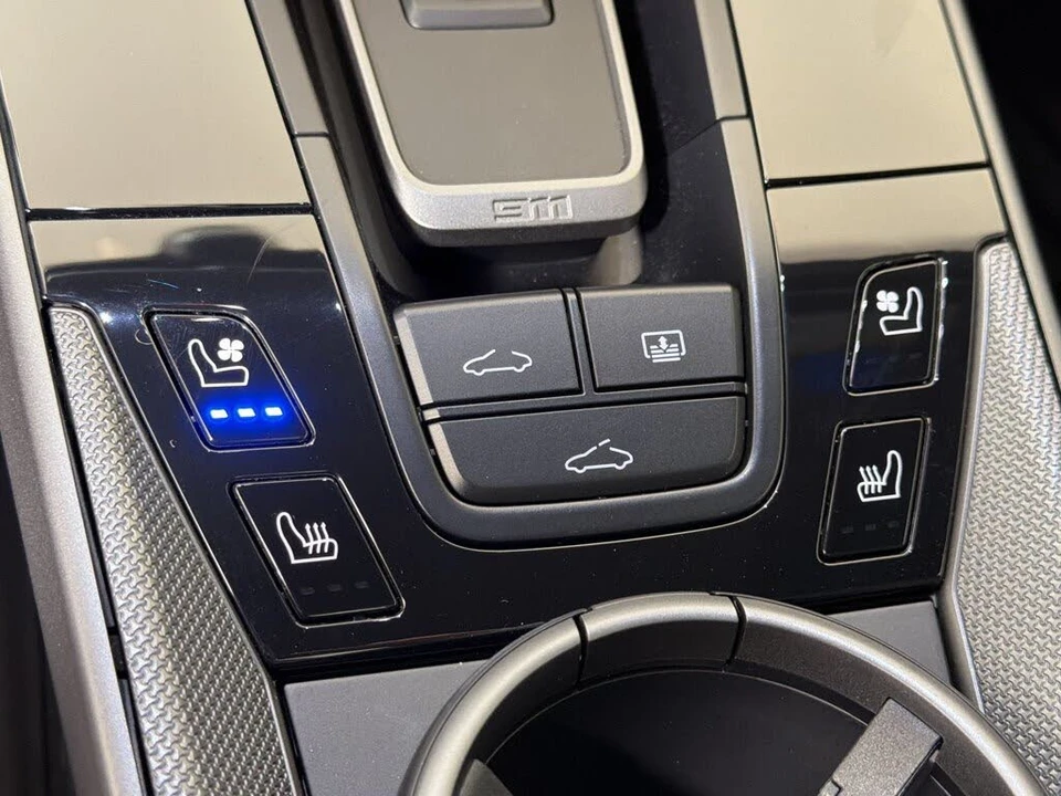 2020 Porsche 992 Carrera 4S - Image 17 of 30