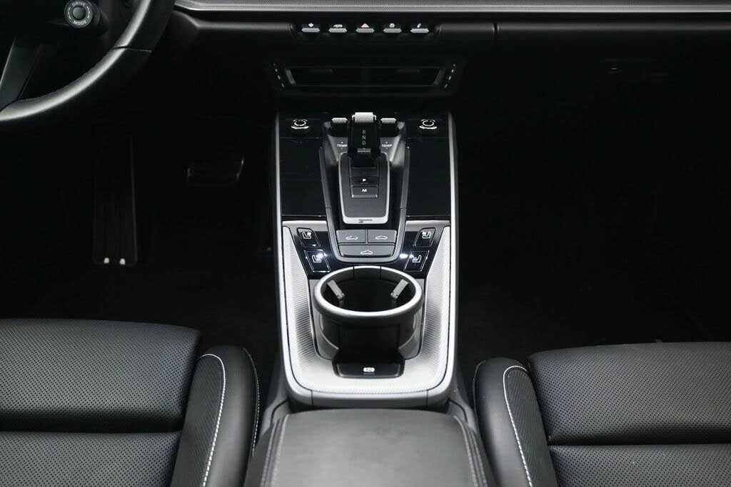 2020 Porsche 992 Carrera 4S - Image 8 of 31
