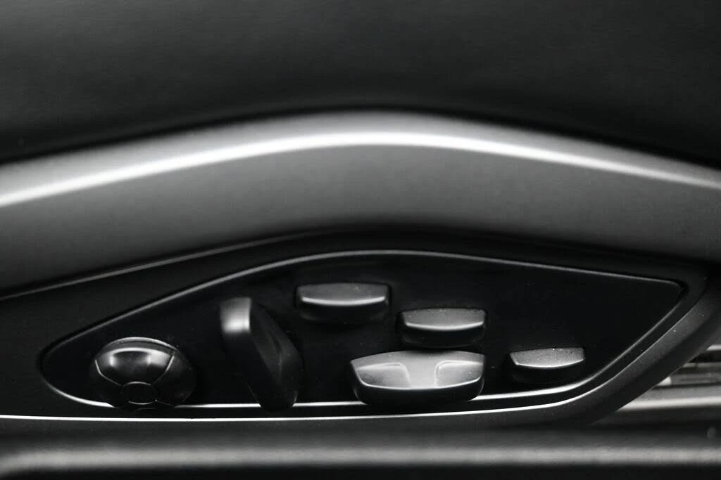 2020 Porsche 992 Carrera 4S - Image 13 of 31