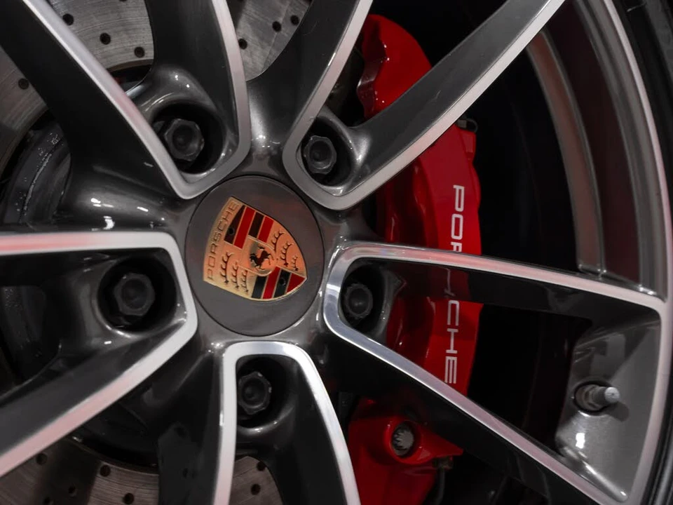 2020 Porsche 992 Carrera 4S - Image 21 of 31