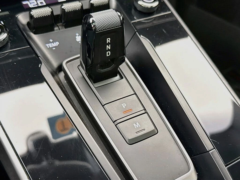 2020 Porsche 992 Carrera 4S - Image 21 of 31
