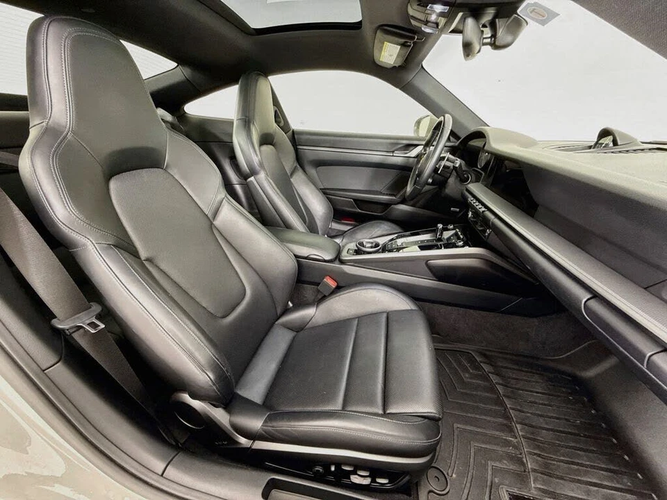 2020 Porsche 992 Carrera 4S - Image 29 of 31