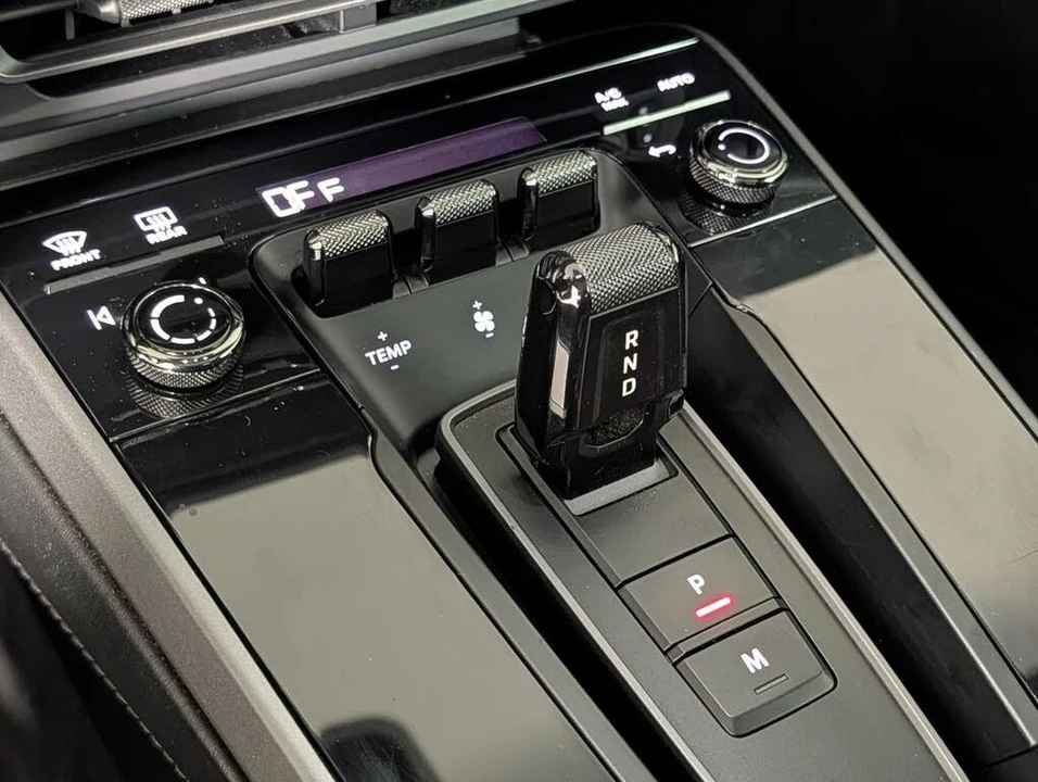 2020 Porsche 992 Carrera 4S - Image 25 of 30