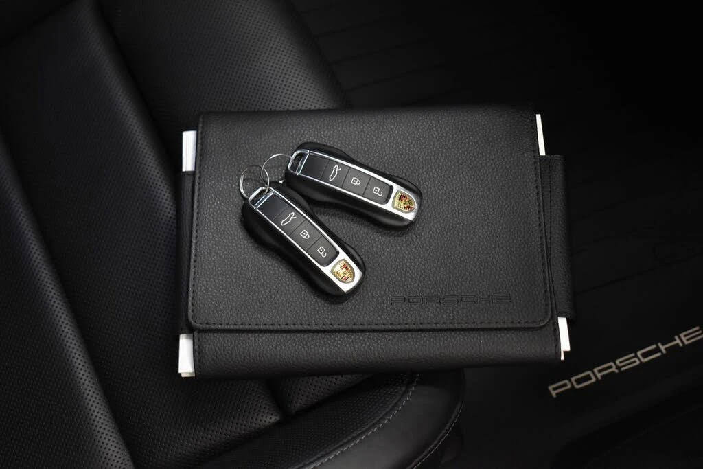 2020 Porsche 992 Carrera 4S - Image 6 of 24