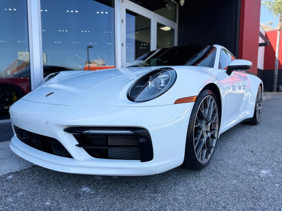 2020 Porsche 992 Carrera 4S - Image 13 of 31
