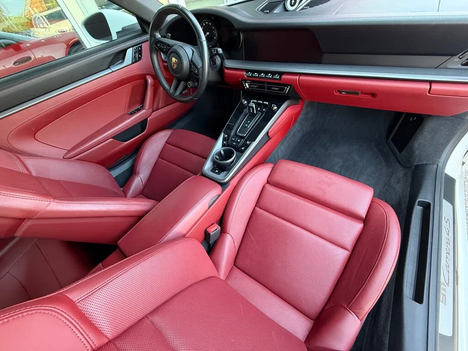 2020 Porsche 992 Carrera 4S - Image 24 of 31